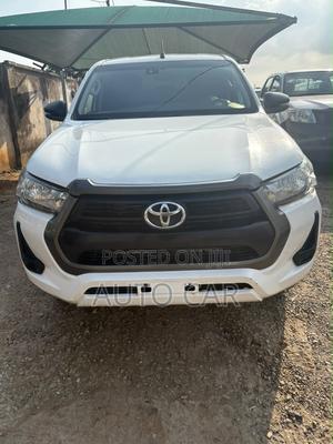 Toyota Hilux 2022 White