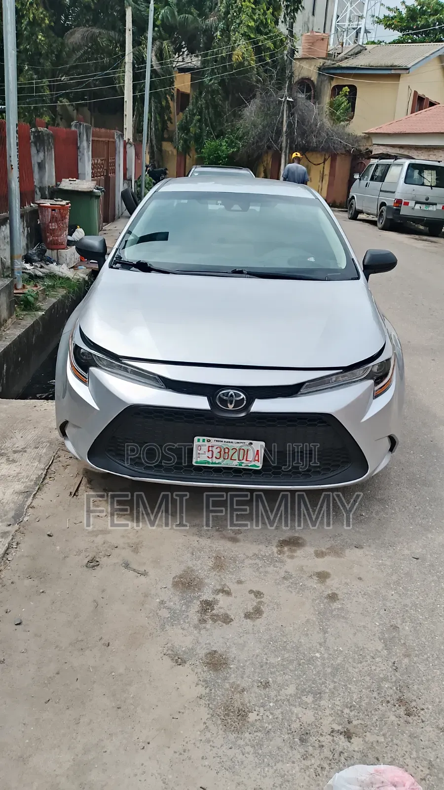 Toyota Corolla LE 2021 Silver
