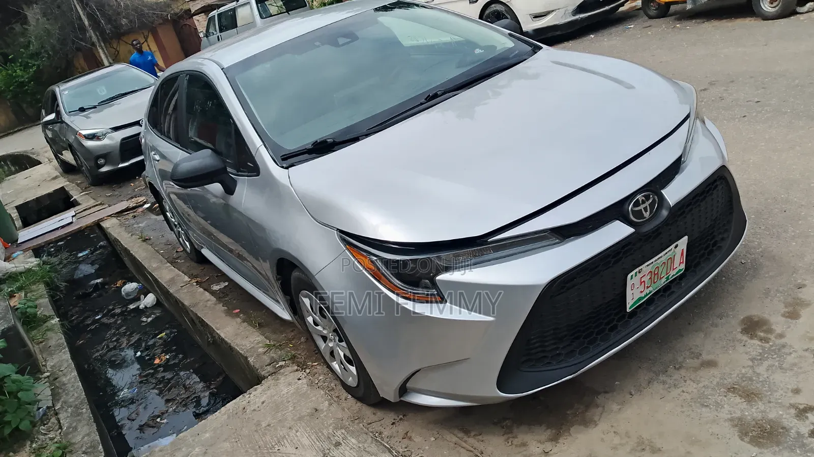Toyota Corolla LE 2021 Silver
