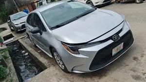 Toyota Corolla LE 2021 Silver