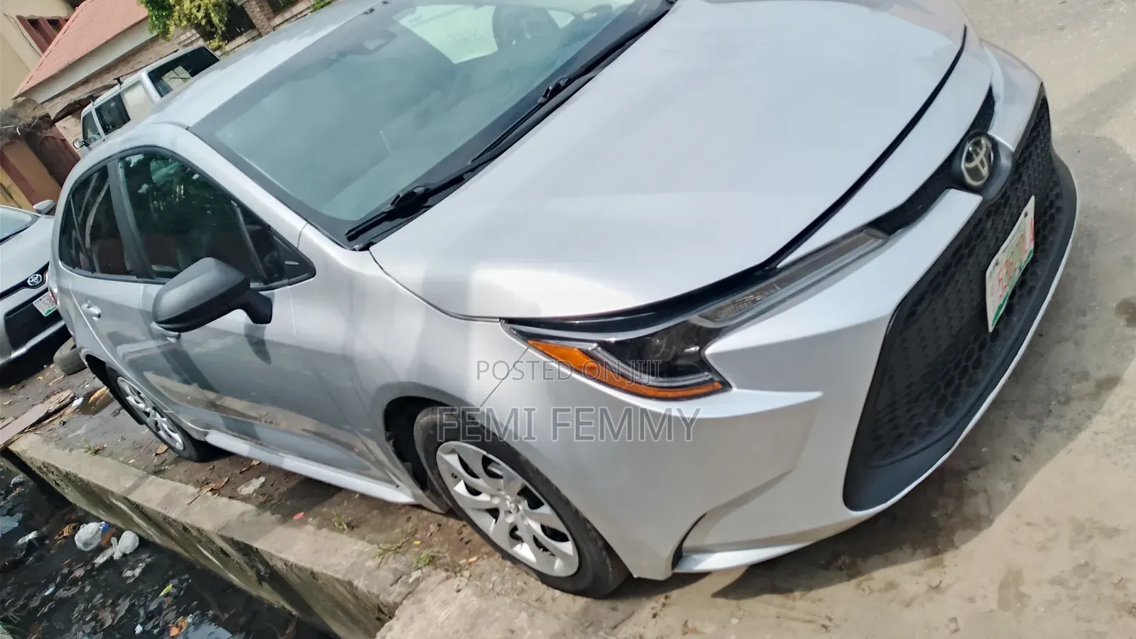 Toyota Corolla LE 2021 Silver