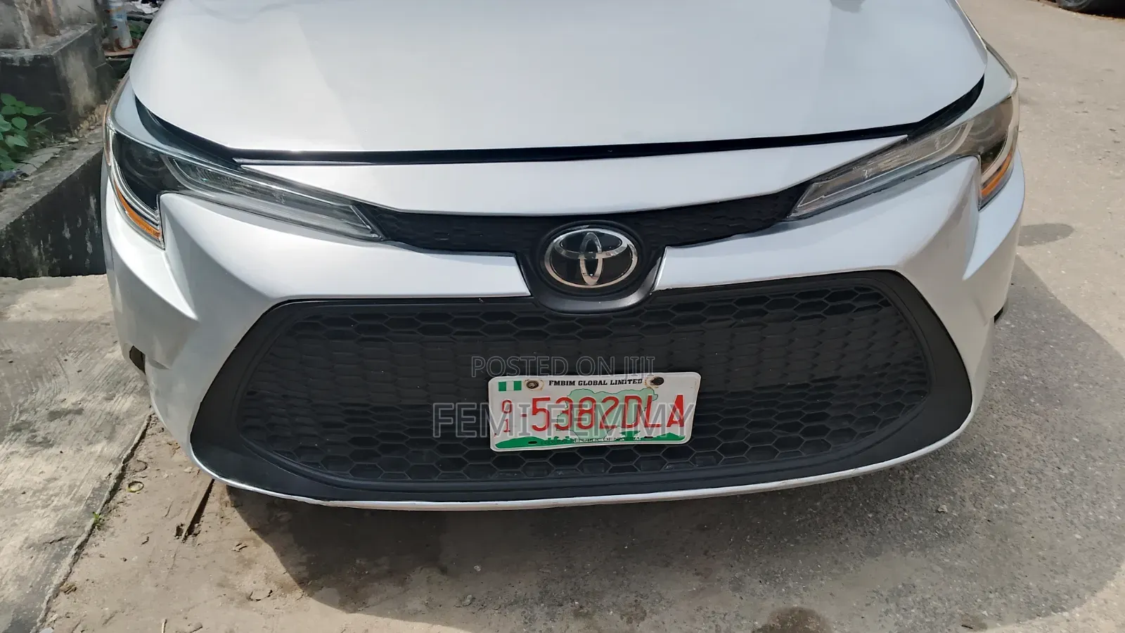 Toyota Corolla LE 2021 Silver