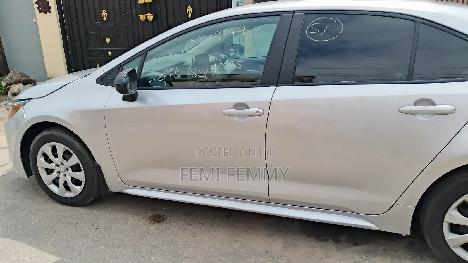 Toyota Corolla LE 2021 Silver
