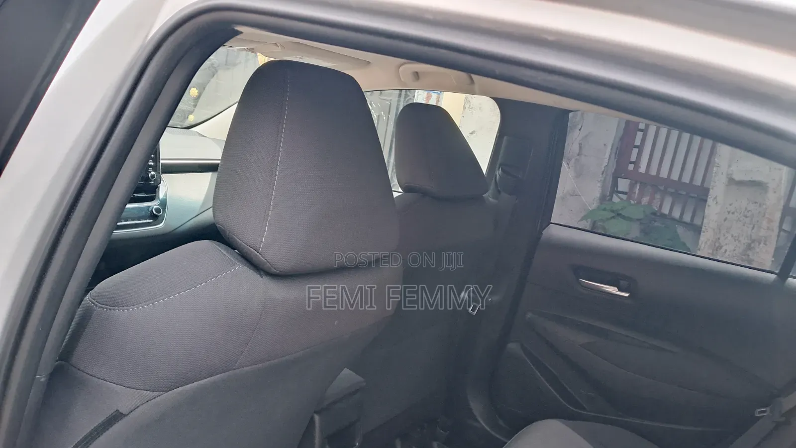 Toyota Corolla LE 2021 Silver