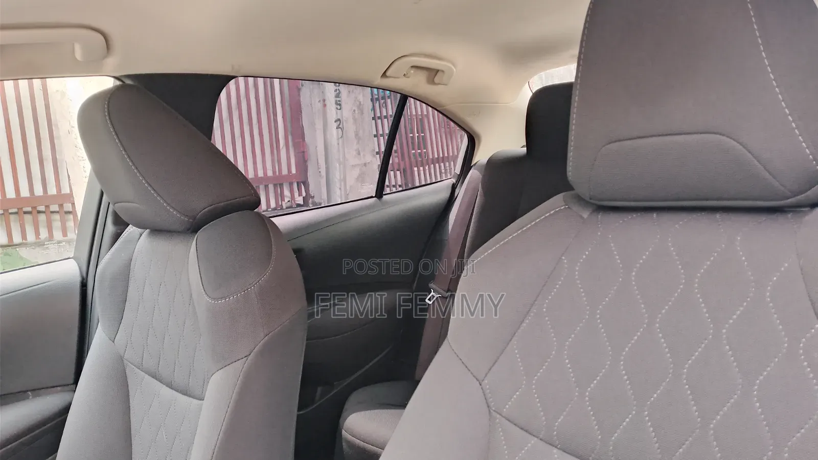 Toyota Corolla LE 2021 Silver