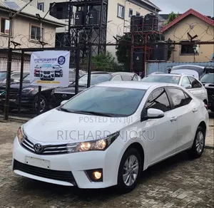 Toyota Corolla 2014 White
