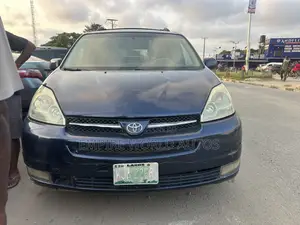 Toyota Sienna XLE Limited 2005 Blue