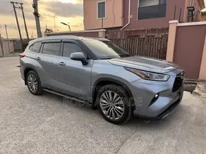 Toyota Highlander Platinum AWD 2020 Blue