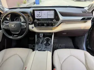 Toyota Highlander Platinum AWD 2020 Blue