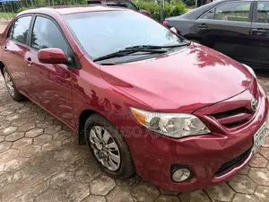 Toyota Corolla 2012 Maroon