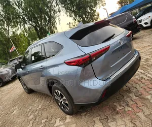Toyota Highlander 2024 Gray