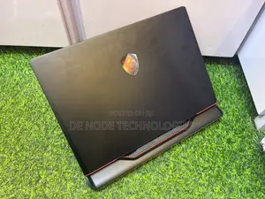 Laptop MSI Raider GE68HX 13VI-202US 16GB Intel Core i9 SSD 1T