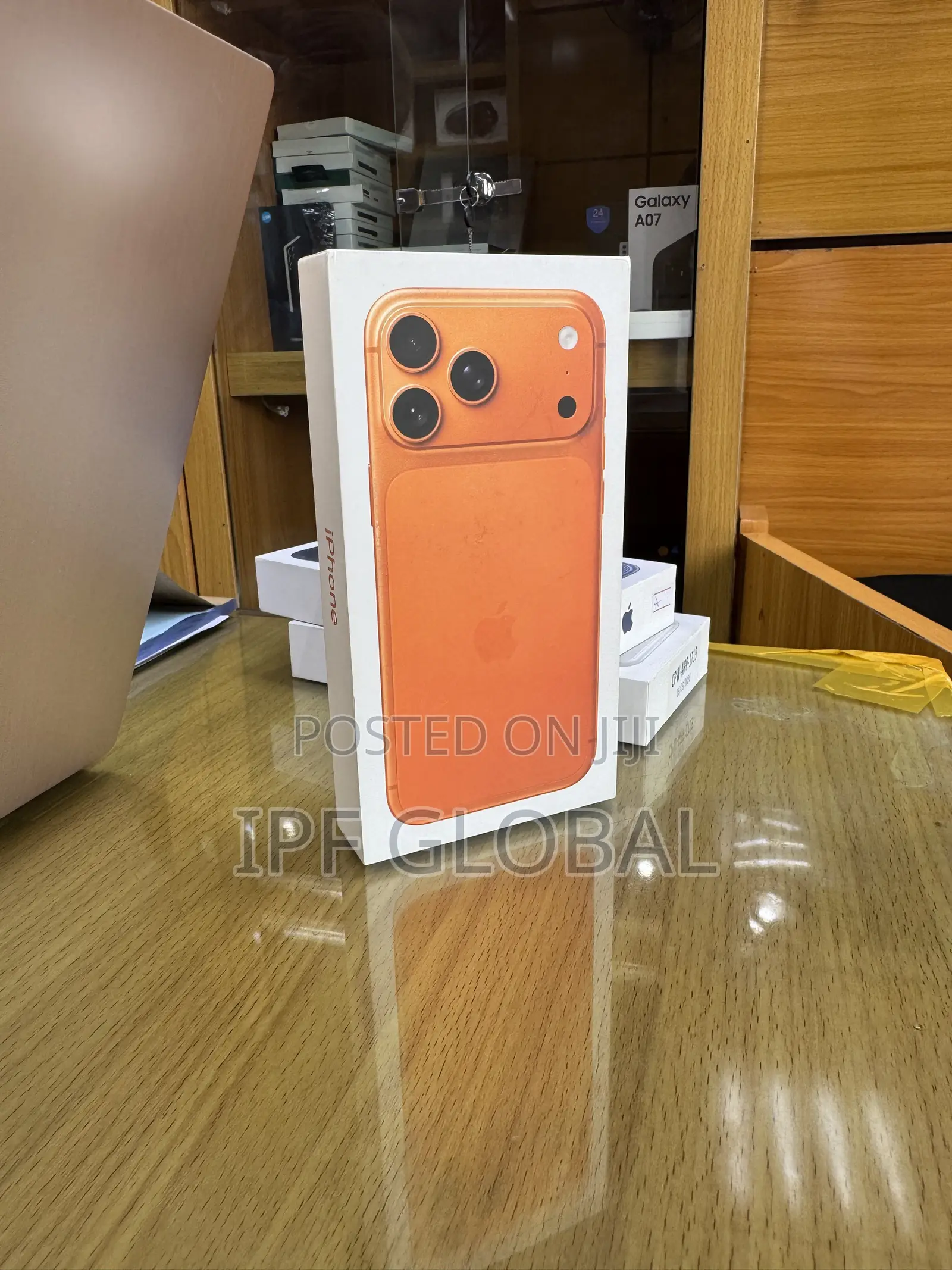 New Apple iPhone 17 Pro Max 256 GB Orange