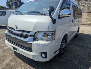 Toyota HiAce 2017 White