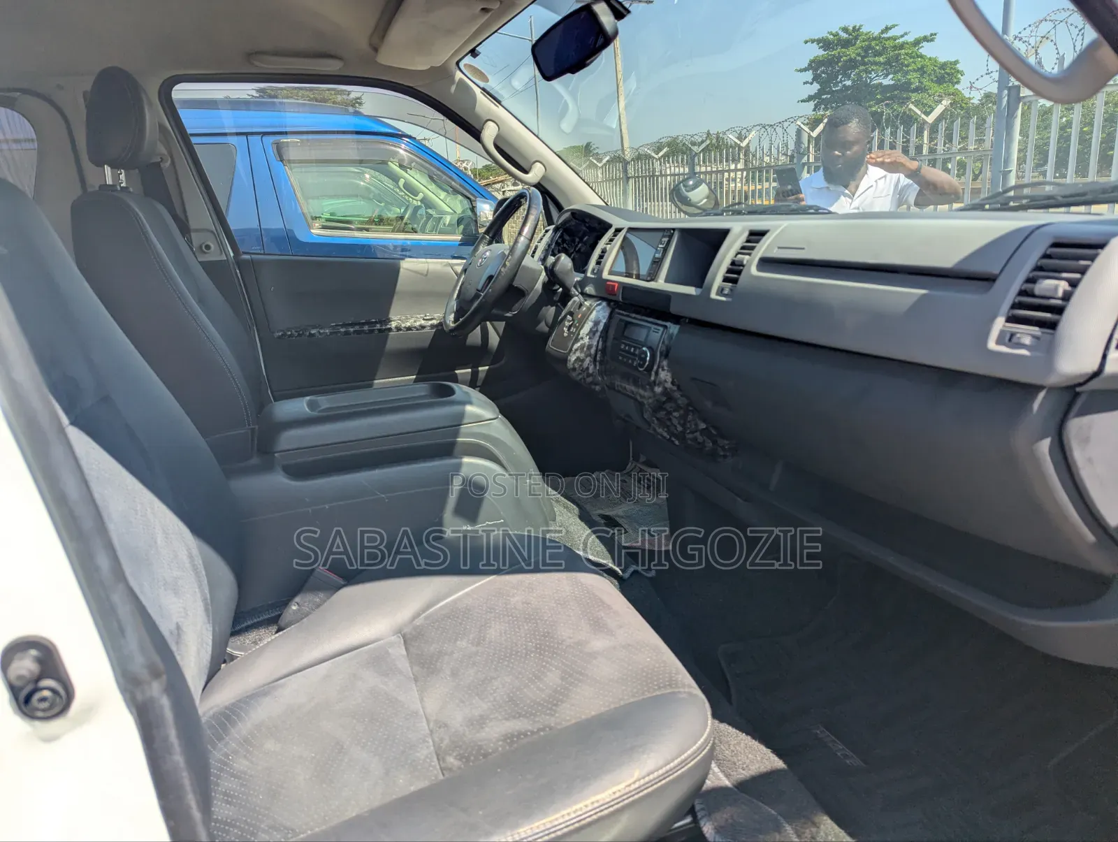 Toyota HiAce 2017 White