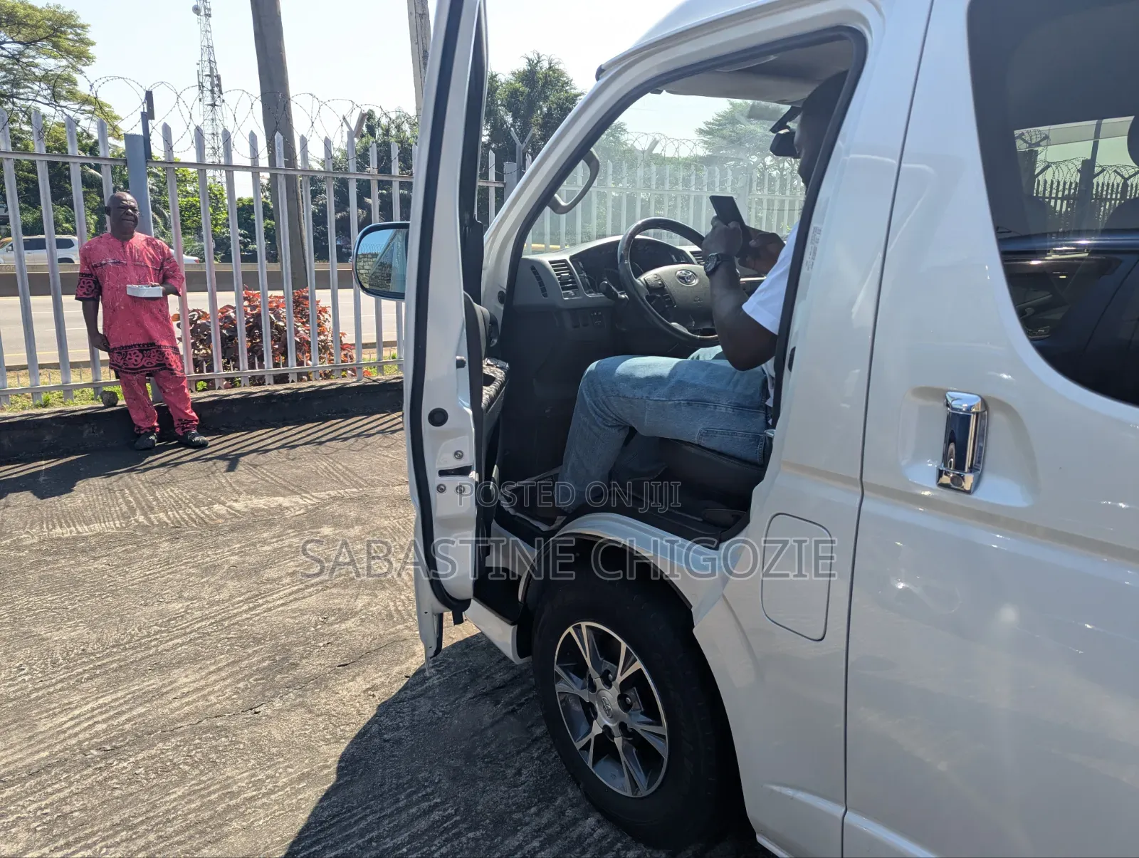 Toyota HiAce 2017 White
