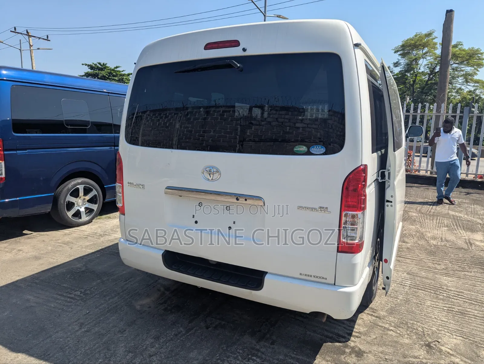 Toyota HiAce 2017 White