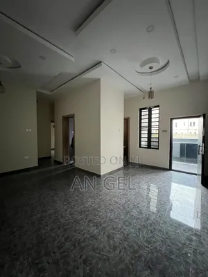 2bdrm Apartment in Lekki Phase 2 for rent