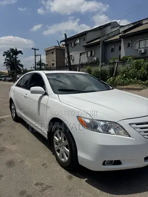 Toyota Camry 2.4 XLE 2008 White