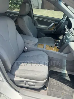 Toyota Camry 2.4 XLE 2008 White
