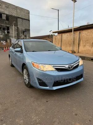 Toyota Camry LE 4dr Sedan (2.5L 4cyl 6A) 2012 Blue
