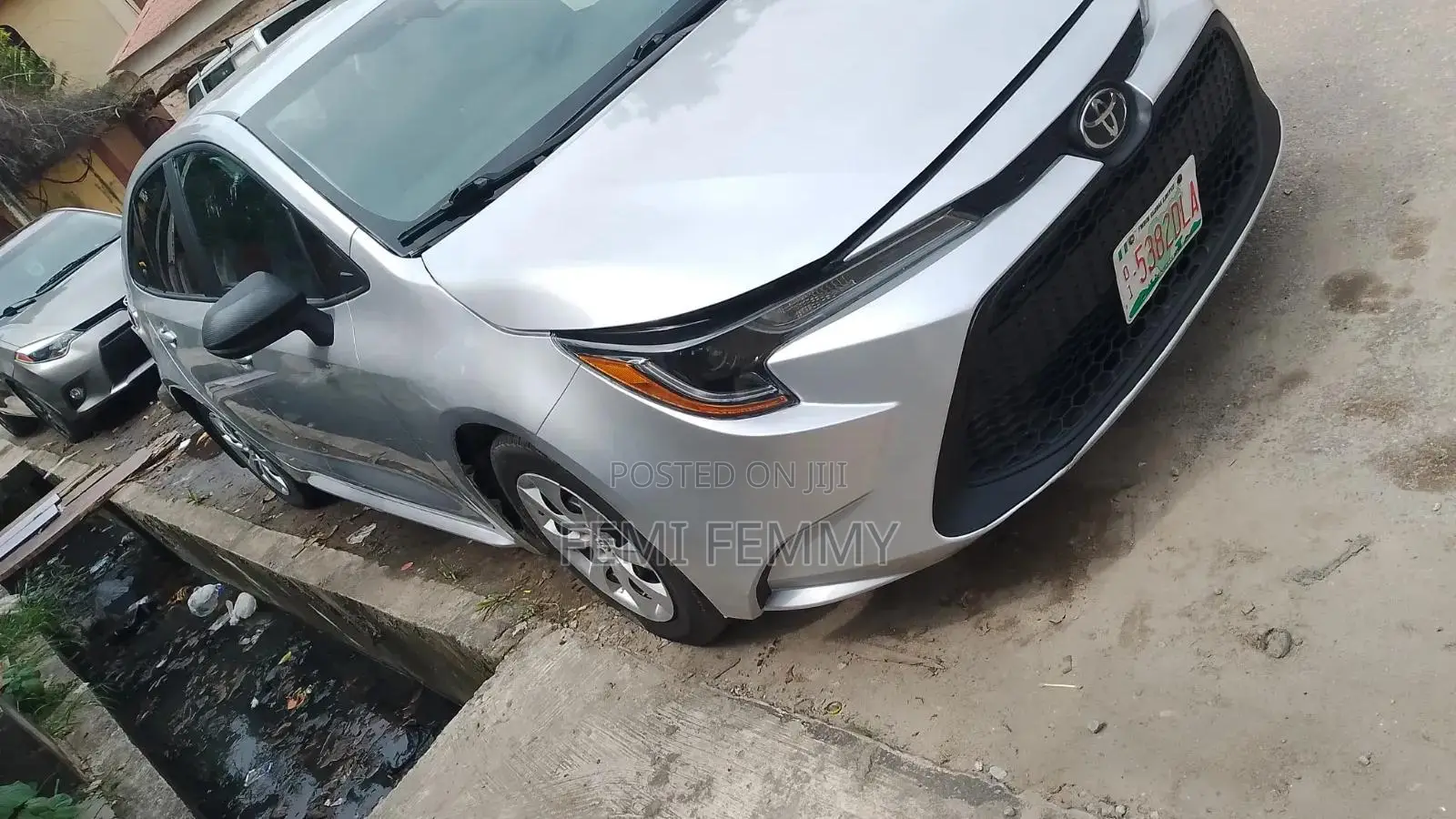 Toyota Corolla LE 2021 Silver