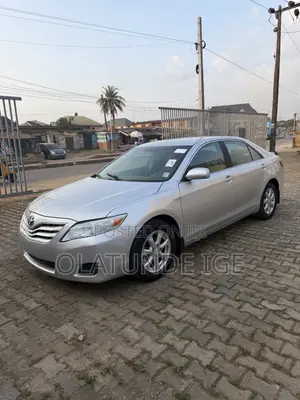 Toyota Camry LE 4dr Sedan (2.5L 4cyl 6A) 2011 Silver