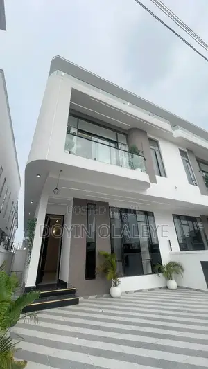 4bdrm Duplex in Ikota for sale