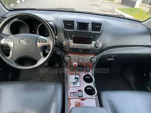 Toyota Highlander 2011 Black