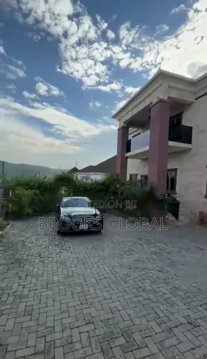 4bdrm Duplex in Asokoro for sale
