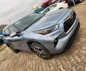 Toyota Highlander 2024 Gray