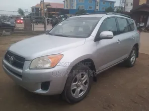Toyota RAV4 2010 Silver