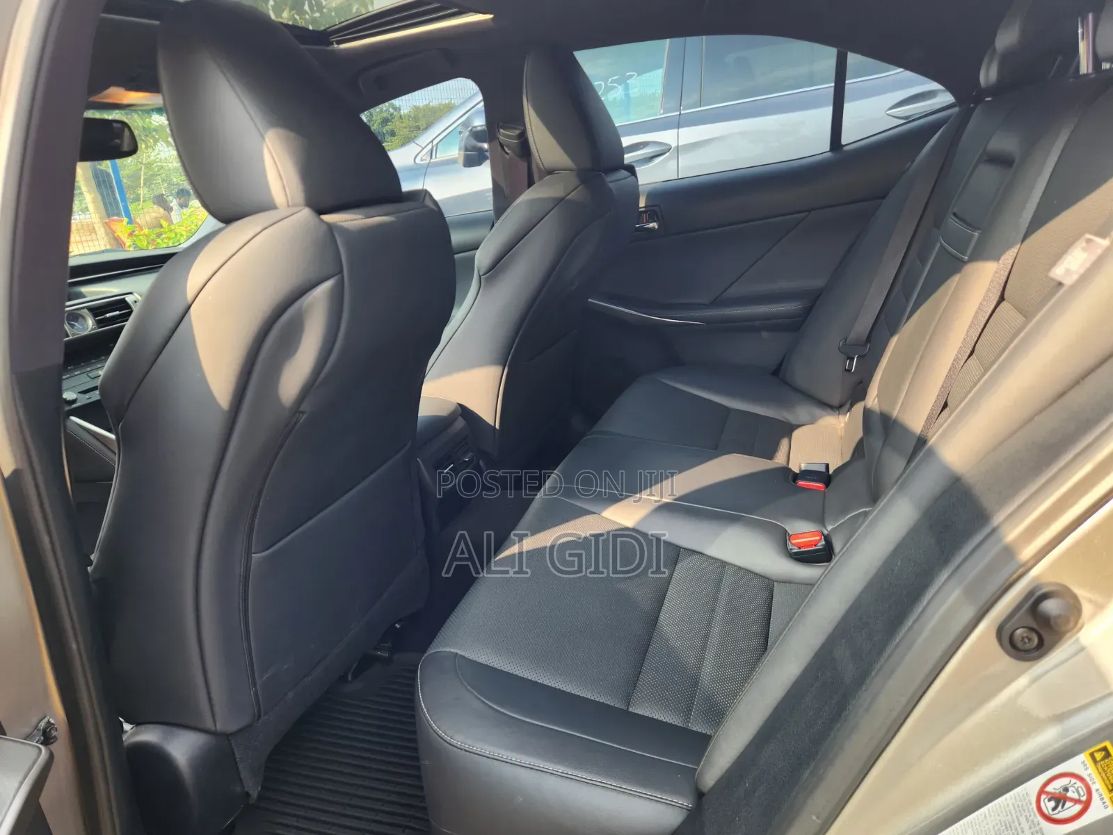 Lexus IS 350 AWD 2016 Brown