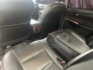 Toyota Camry XLE V6 4dr Sedan (3.5L 6cyl 6A) 2013