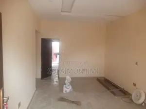 2bdrm Block of Flats in De Don Esate, Kubwa for rent