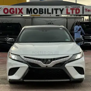 Toyota Camry 2018 White