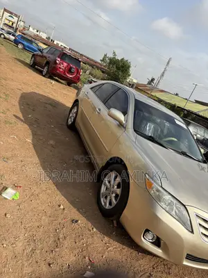 Toyota Camry 2010 Gold