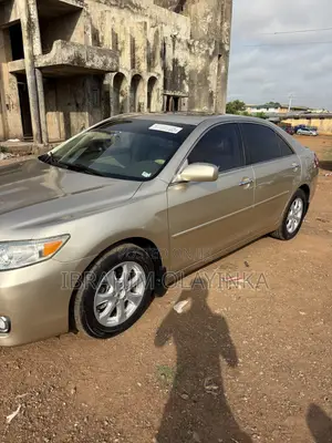 Toyota Camry 2010 Gold