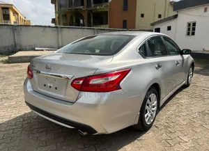 Nissan Altima 2.5 S 2017 White