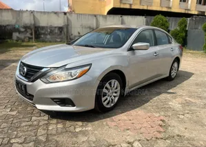 Nissan Altima 2.5 S 2017 White