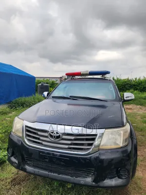 Toyota Hilux 2010 Black