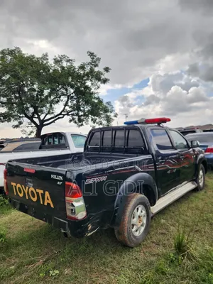 Toyota Hilux 2010 Black