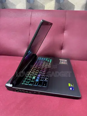 Laptop MSI Vector 17 HX AI A2XWJG 32GB Intel Core Ultra 9 SSD 1T