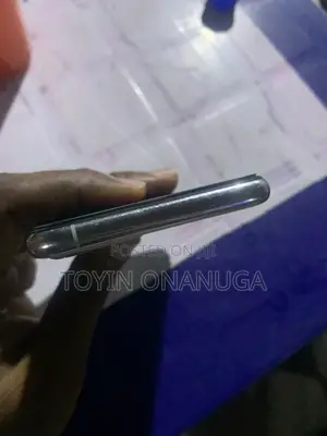 Apple iPhone 11 64 GB White