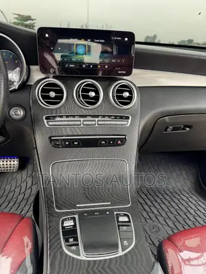 Mercedes-Benz GLC-Class 2020 Brown