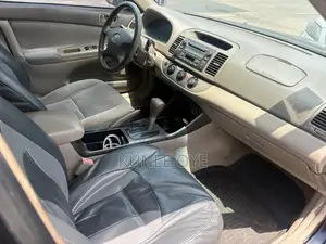 Toyota Camry LE 4dr Sedan (2.4L 4cyl 5M) 2004 Black
