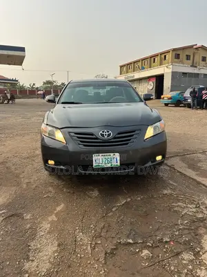 Toyota Camry LE 4dr Sedan (2.4L 4cyl 5A) 2009 Gray