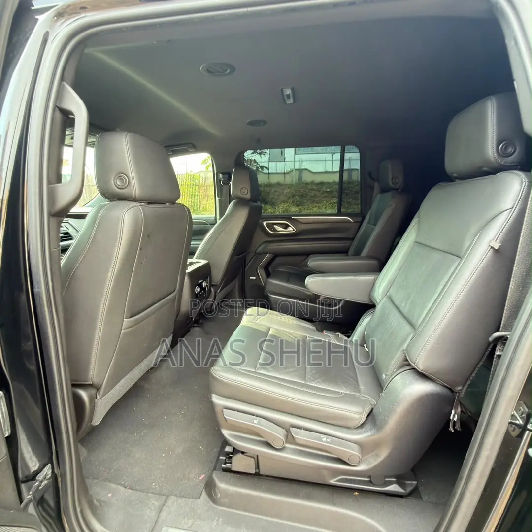 Chevrolet Suburban 2021 Black