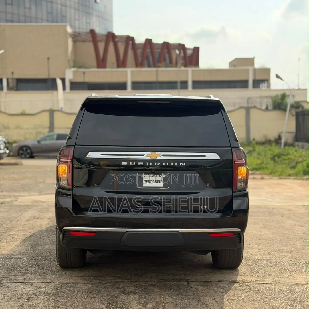 Chevrolet Suburban 2021 Black