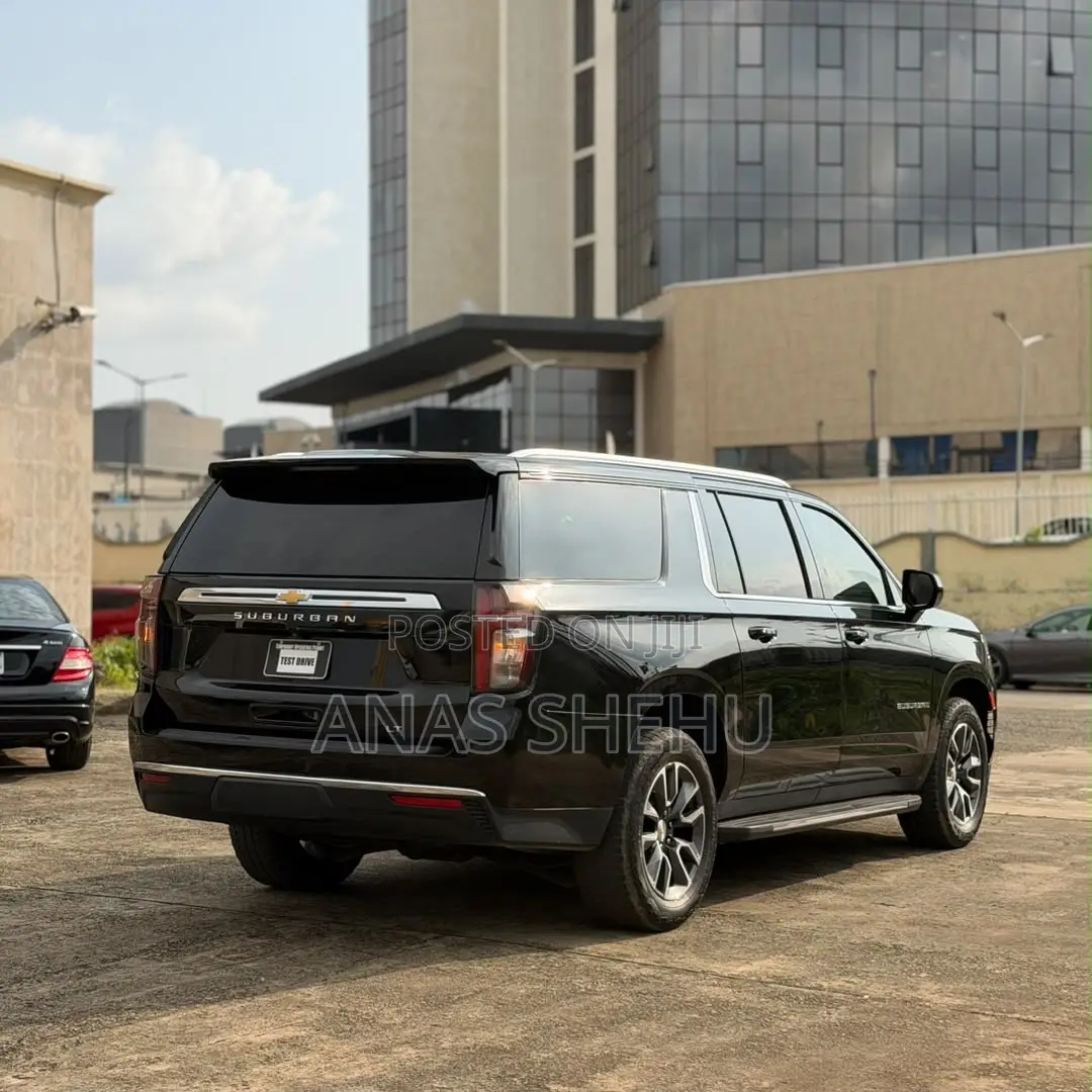Chevrolet Suburban 2021 Black